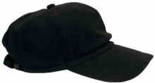 Polarowa czapka z daszkiem 04390 czarna